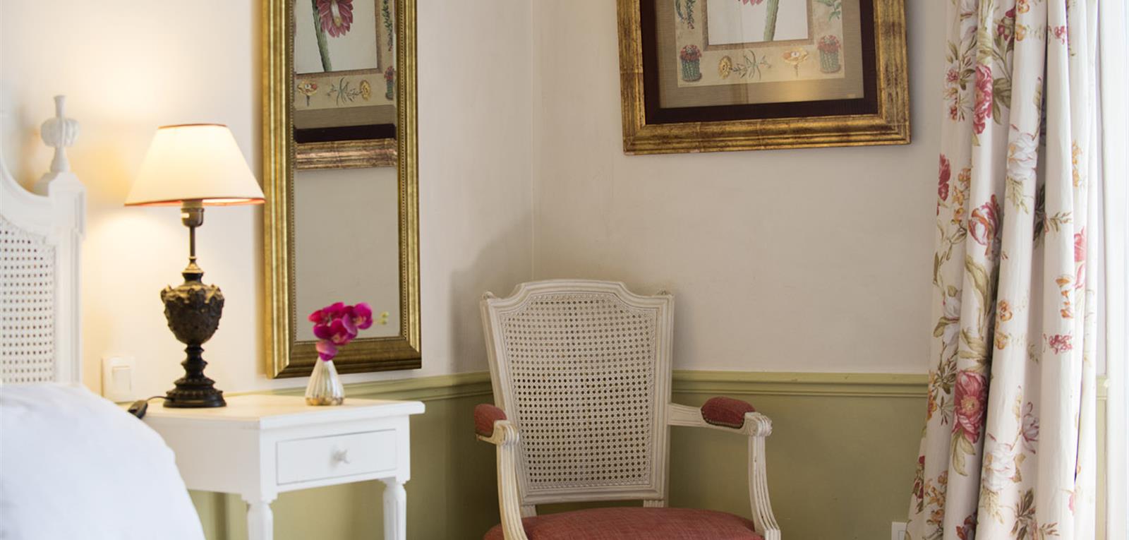  Chambre supérieure double - Hôtel romantique Paris rue de Rivoli
