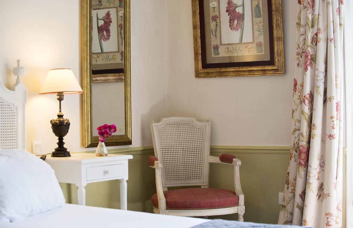  Chambre supérieure double - Hôtel romantique Paris rue de Rivoli