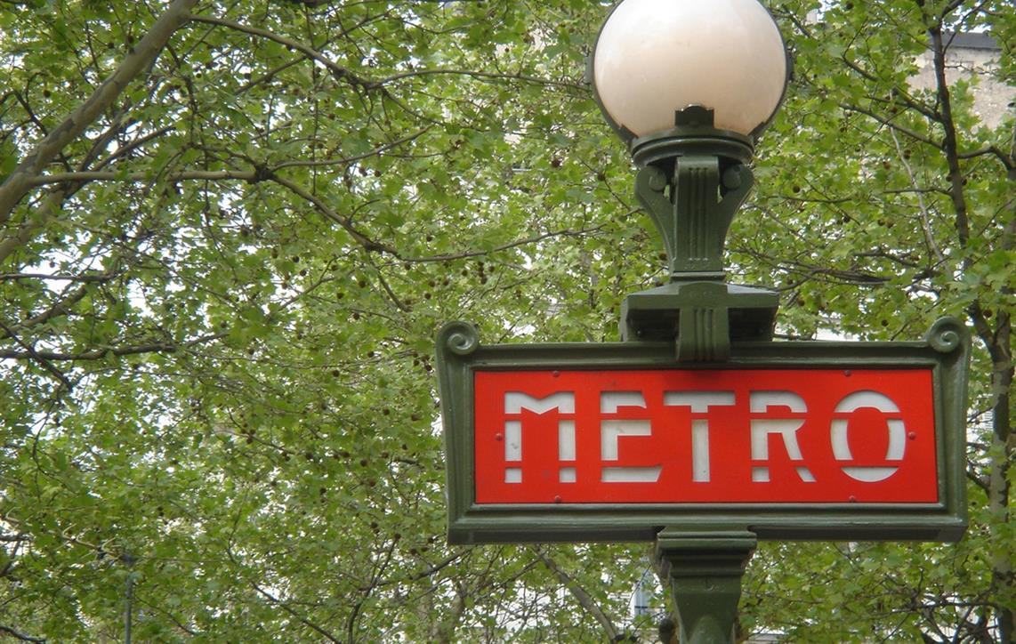 Comment rejoindre l'hôtel - rue de Rivoli, entre Le Louvre et le Marais, Paris